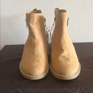 Universal Thread Light Brown Suede Boots